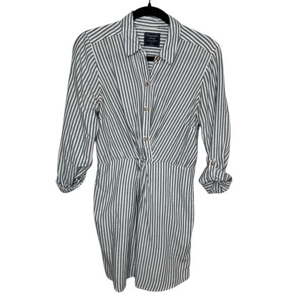 Abercrombie & Fitch Dresses & Skirts - ABERCROMBIE & FITCH STRIPED BUTTON UP SOFT LINED DRESS -Small